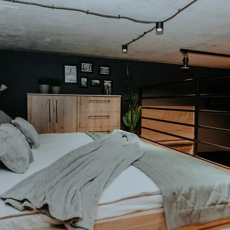 Apartament Loft Z Antresolami Zamość Exterior foto