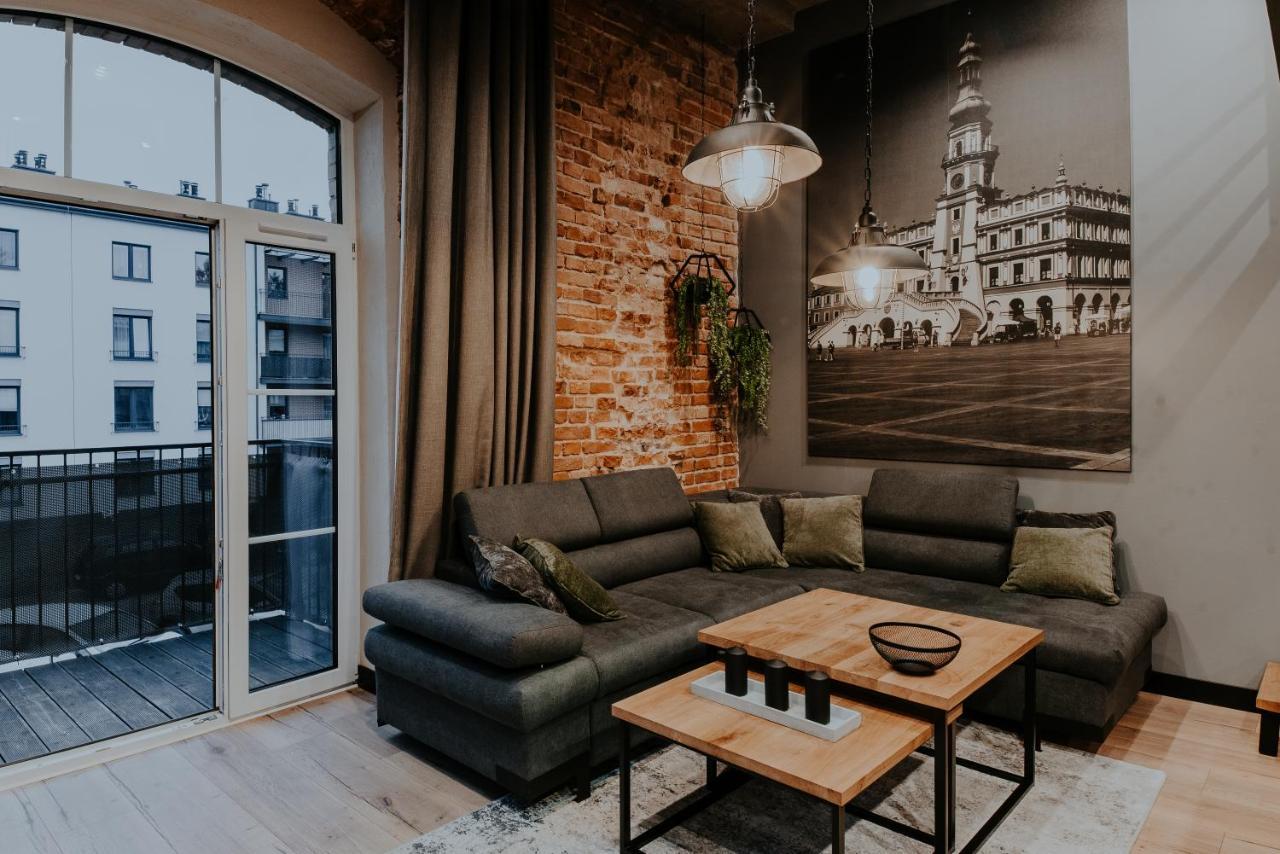 Loft Z Antresolami Apartment