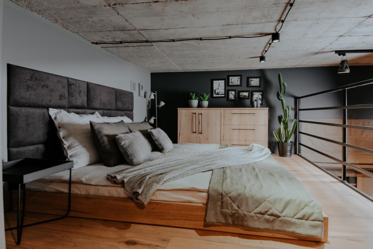 Loft Z Antresolami Apartment